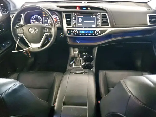 5TDDZRFHXHS475253 2017 TOYOTA HIGHLANDER - Image 8