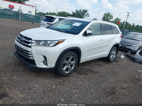 5TDDZRFHXJS485299 2018 TOYOTA HIGHLANDER - Image 2