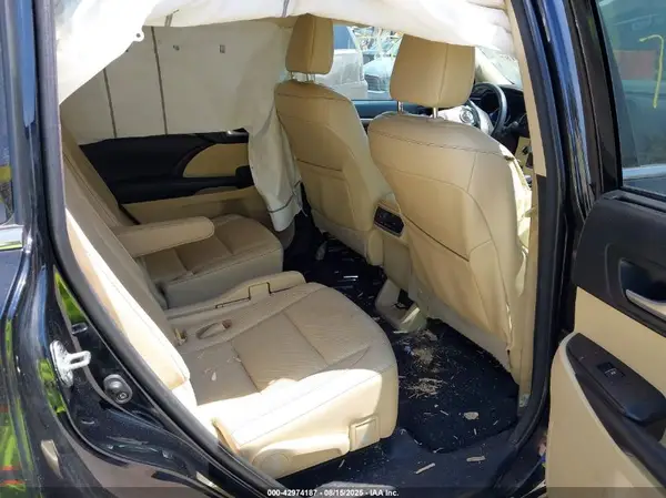 5TDDZRFHXJS492530 2018 TOYOTA HIGHLANDER - Image 8