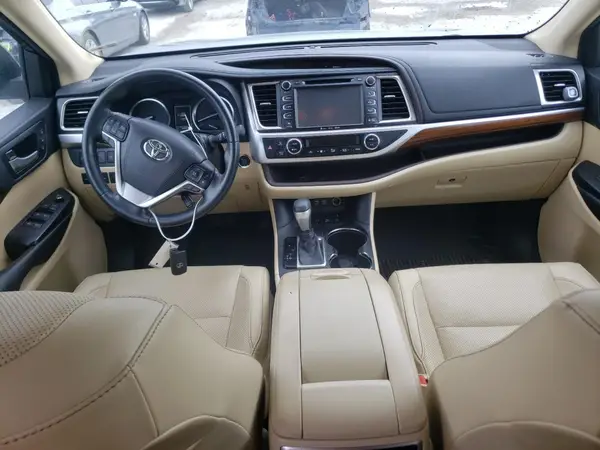 5TDDZRFHXJS496299 2018 TOYOTA HIGHLANDER - Image 8