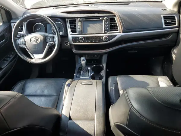 5TDDZRFHXJS498408 2018 TOYOTA HIGHLANDER - Image 8
