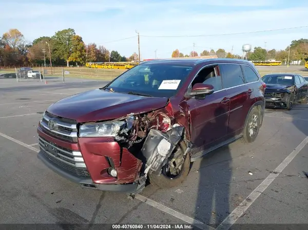 5TDDZRFHXJS499168 2018 TOYOTA HIGHLANDER - Image 2