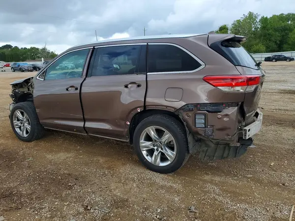 5TDDZRFHXJS803745 2018 TOYOTA HIGHLANDER - Image 2
