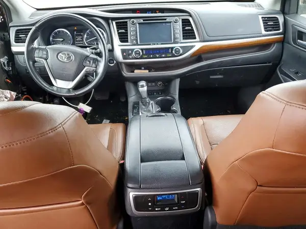 5TDDZRFHXJS803745 2018 TOYOTA HIGHLANDER - Image 8