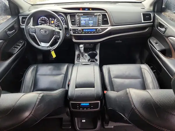 5TDDZRFHXJS821923 2018 TOYOTA HIGHLANDER - Image 8
