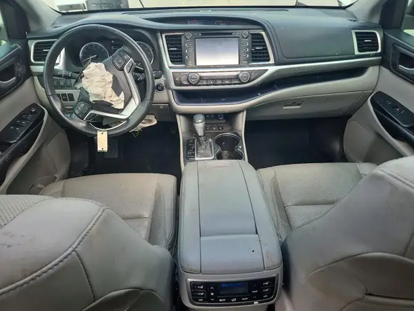 5TDDZRFHXJS825454 2018 TOYOTA HIGHLANDER - Image 8