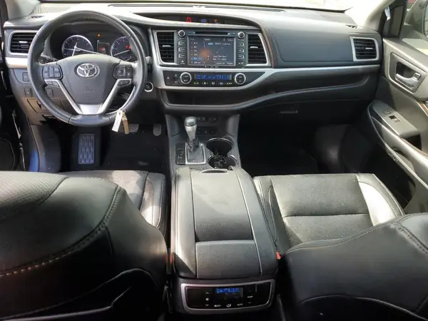 5TDDZRFHXJS832999 2018 TOYOTA HIGHLANDER - Image 8