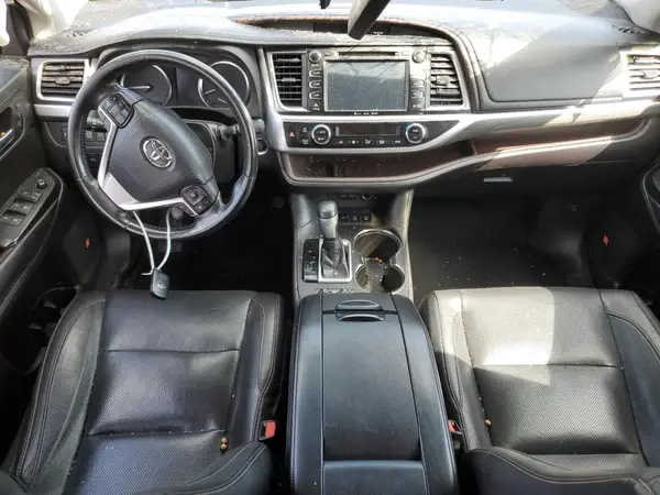 5TDDZRFHXJS842948 2018 TOYOTA HIGHLANDER - Image 8