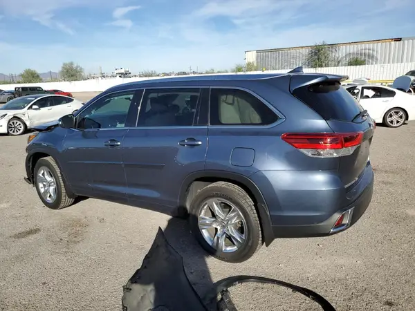 5TDDZRFHXJS860897 2018 TOYOTA HIGHLANDER - Image 2