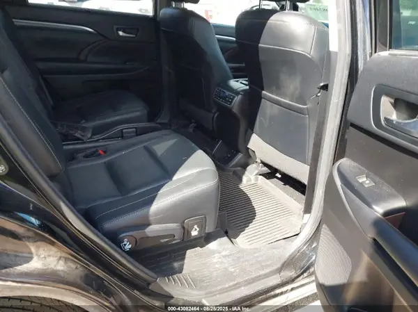 5TDDZRFHXJS861774 2018 TOYOTA HIGHLANDER - Image 8