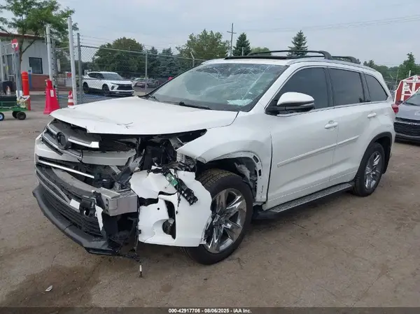 5TDDZRFHXJS863282 2018 TOYOTA HIGHLANDER - Image 2