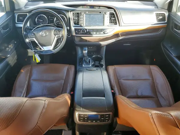 5TDDZRFHXJS867462 2018 TOYOTA HIGHLANDER - Image 8