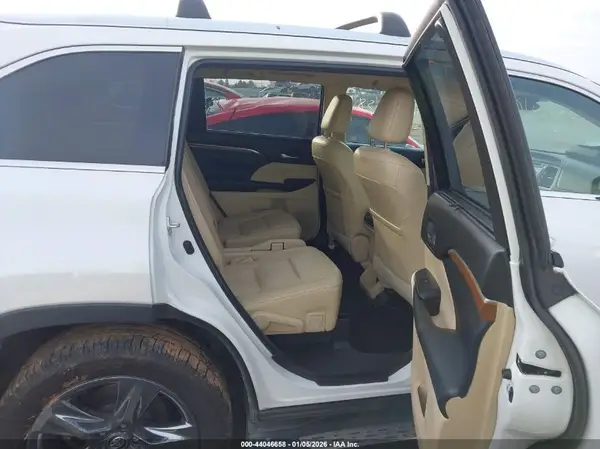 5TDDZRFHXJS870930 2018 TOYOTA HIGHLANDER - Image 8