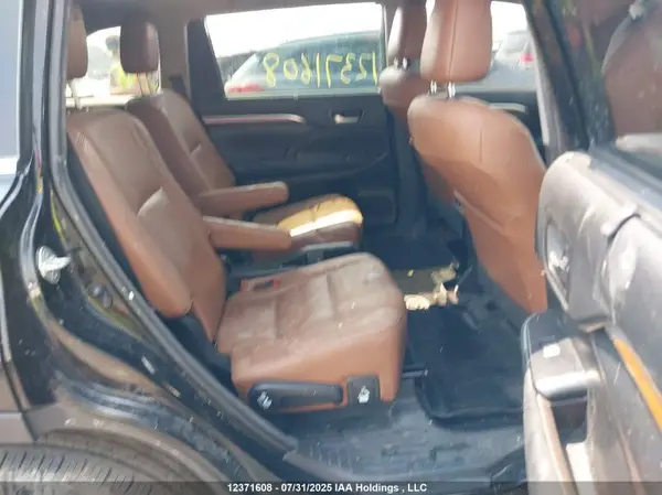 5TDDZRFHXJS874668 2018 TOYOTA HIGHLANDER - Image 8