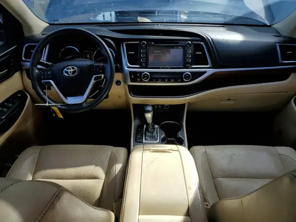 5TDDZRFHXJS875660 2018 TOYOTA HIGHLANDER - Image 8