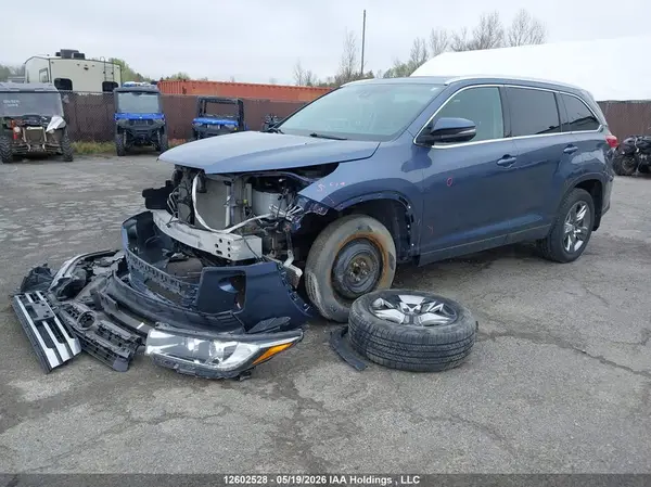 5TDDZRFHXJS876176 2018 TOYOTA HIGHLANDER - Image 2
