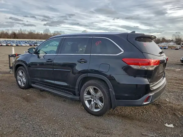 5TDDZRFHXJS884097 2018 TOYOTA HIGHLANDER - Image 2