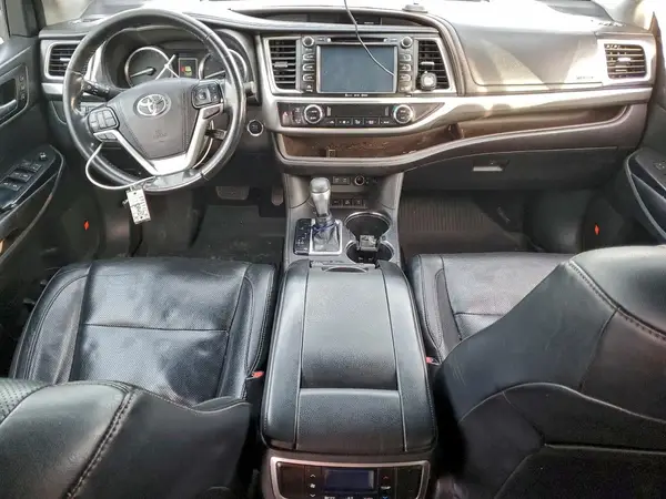5TDDZRFHXJS884097 2018 TOYOTA HIGHLANDER - Image 8