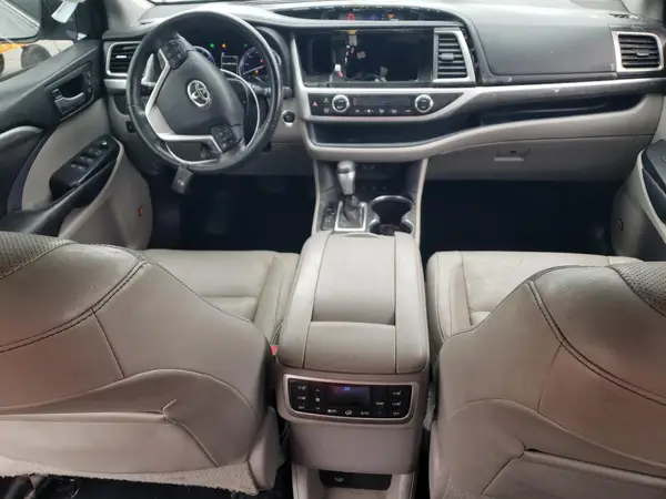 5TDDZRFHXJS888442 2018 TOYOTA HIGHLANDER - Image 8
