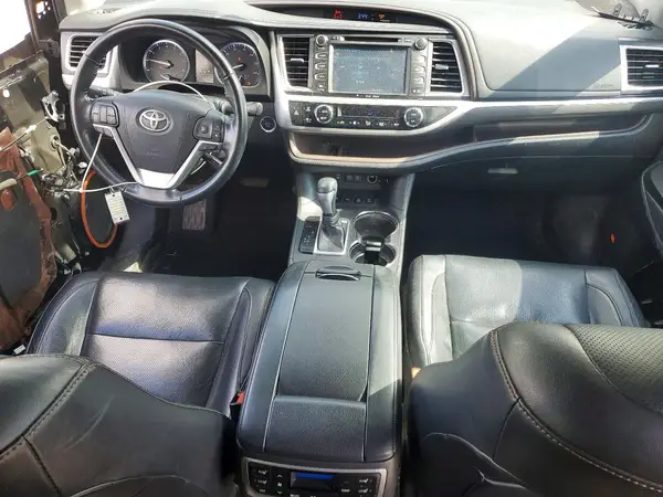 5TDDZRFHXJS890207 2018 TOYOTA HIGHLANDER - Image 8