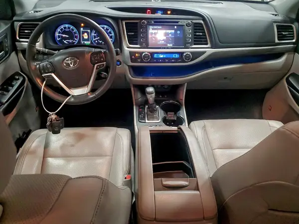 5TDDZRFHXJS907846 2018 TOYOTA HIGHLANDER - Image 8