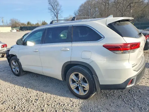5TDDZRFHXKS707390 2019 TOYOTA HIGHLANDER - Image 2
