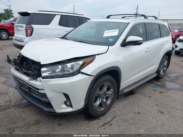 5TDDZRFHXKS710757 2019 TOYOTA HIGHLANDER - Image 2