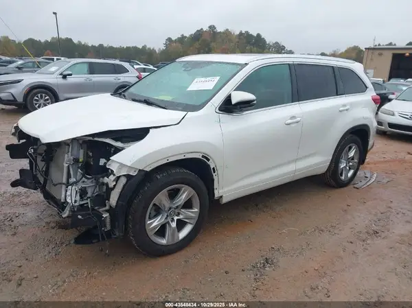 5TDDZRFHXKS712203 2019 TOYOTA HIGHLANDER - Image 2