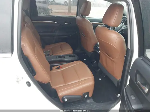 5TDDZRFHXKS712203 2019 TOYOTA HIGHLANDER - Image 8