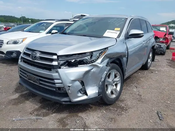 5TDDZRFHXKS724903 2019 TOYOTA HIGHLANDER - Image 2