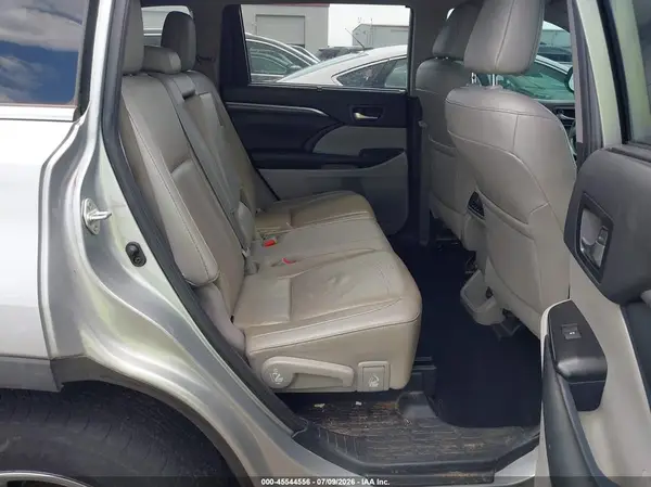 5TDDZRFHXKS724903 2019 TOYOTA HIGHLANDER - Image 8