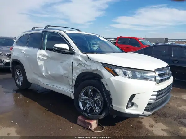 5TDDZRFHXKS732547 2019 TOYOTA HIGHLANDER - Image 1