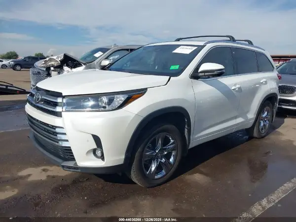 5TDDZRFHXKS732547 2019 TOYOTA HIGHLANDER - Image 2
