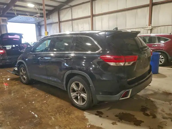 5TDDZRFHXKS733486 2019 TOYOTA HIGHLANDER - Image 2