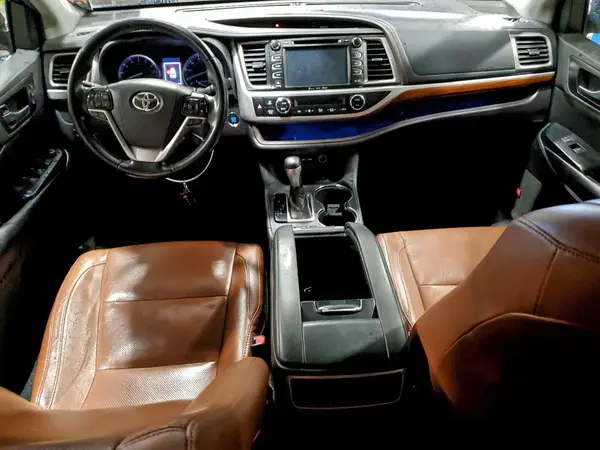 5TDDZRFHXKS733486 2019 TOYOTA HIGHLANDER - Image 8