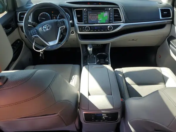 5TDDZRFHXKS735545 2019 TOYOTA HIGHLANDER - Image 8