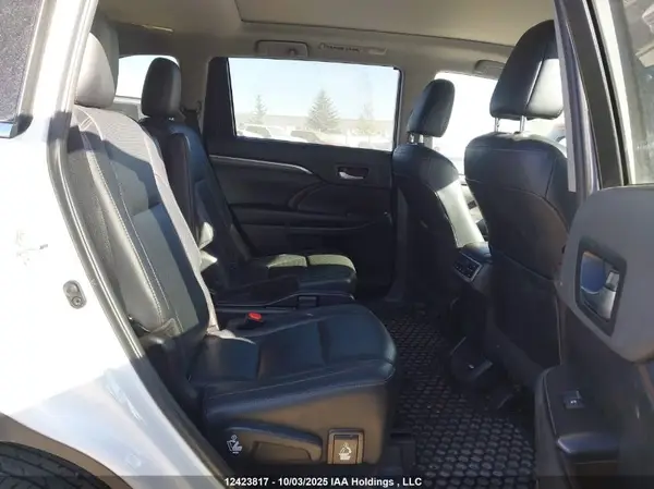 5TDDZRFHXKS744181 2019 TOYOTA HIGHLANDER - Image 8