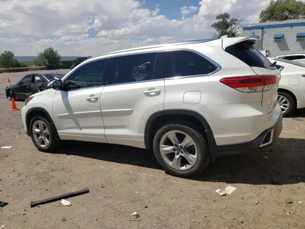 5TDDZRFHXKS925636 2019 TOYOTA HIGHLANDER - Image 2