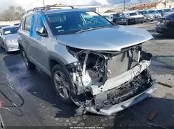 5TDDZRFHXKS929153 2019 TOYOTA HIGHLANDER