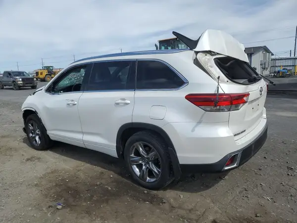 5TDDZRFHXKS933090 2019 TOYOTA HIGHLANDER - Image 2