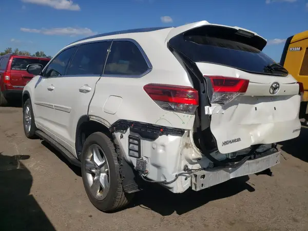 5TDDZRFHXKS933817 2019 TOYOTA HIGHLANDER - Image 2