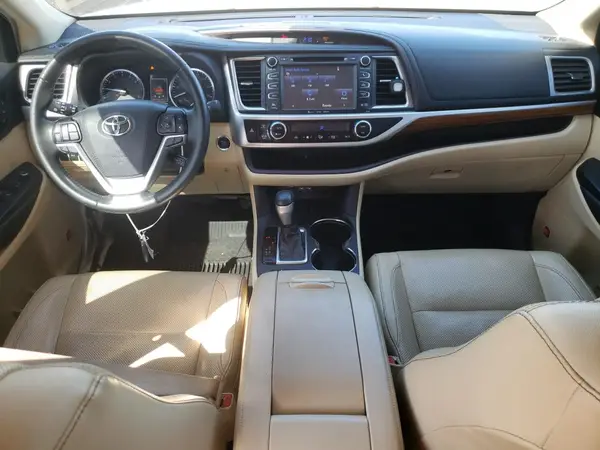 5TDDZRFHXKS933817 2019 TOYOTA HIGHLANDER - Image 8