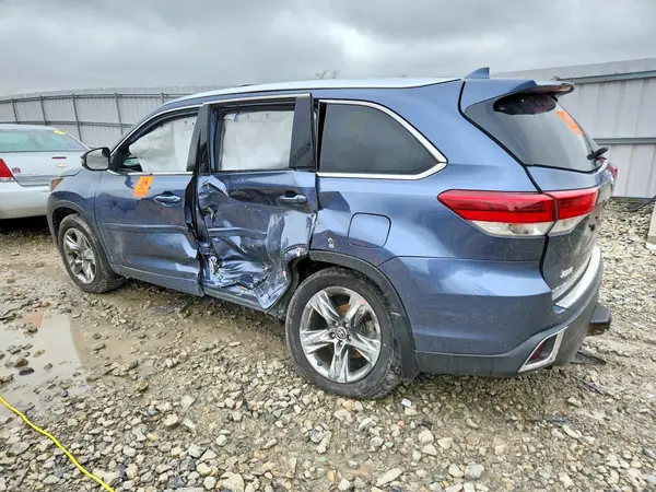 5TDDZRFHXKS940606 2019 TOYOTA HIGHLANDER - Image 2