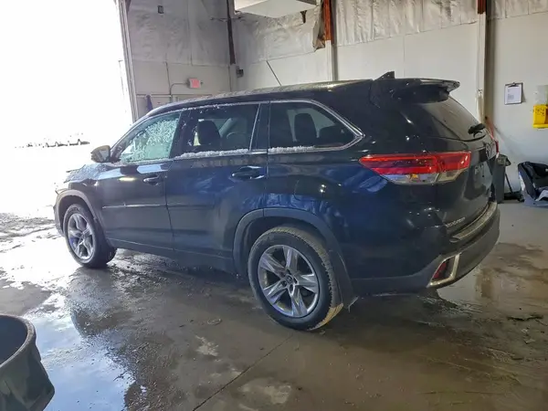 5TDDZRFHXKS954070 2019 TOYOTA HIGHLANDER - Image 2