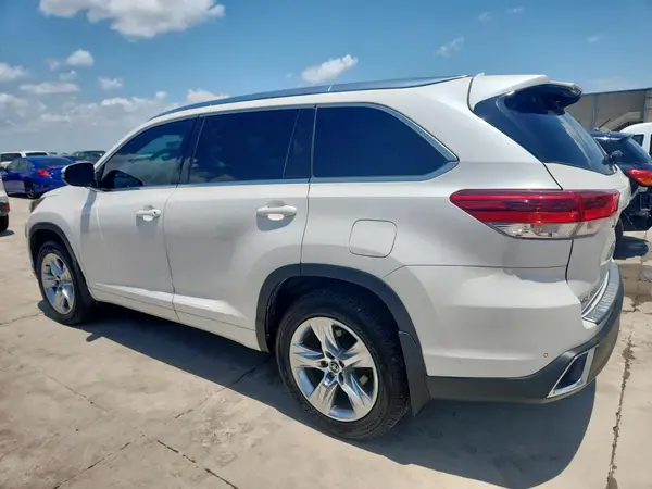 5TDDZRFHXKS958720 2019 TOYOTA HIGHLANDER - Image 2