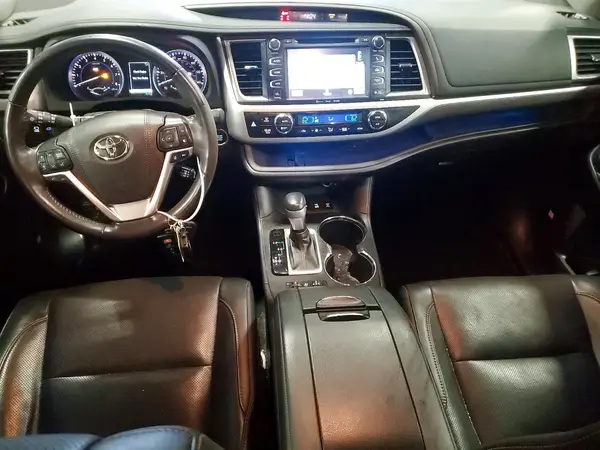 5TDDZRFHXKS967854 2019 TOYOTA HIGHLANDER - Image 8