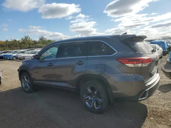 5TDDZRFHXKS983648 2019 TOYOTA HIGHLANDER - Image 2