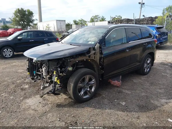 5TDDZRFHXKS983780 2019 TOYOTA HIGHLANDER - Image 2
