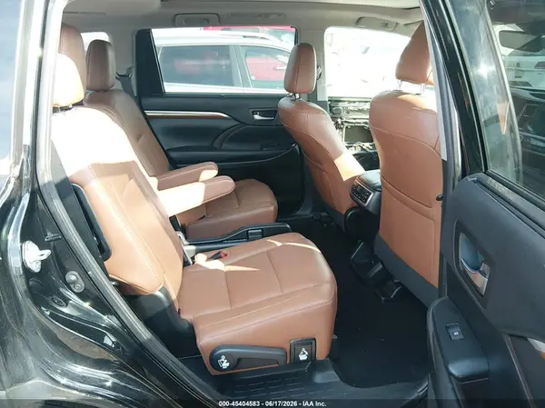 5TDDZRFHXKS983780 2019 TOYOTA HIGHLANDER - Image 8