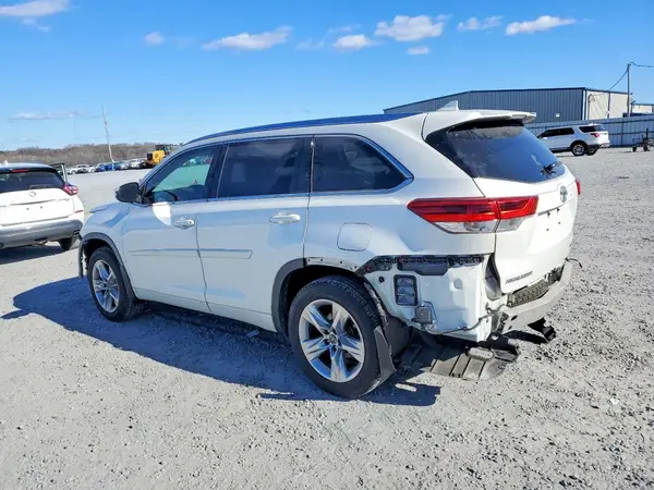5TDDZRFHXKS985299 2019 TOYOTA HIGHLANDER - Image 2